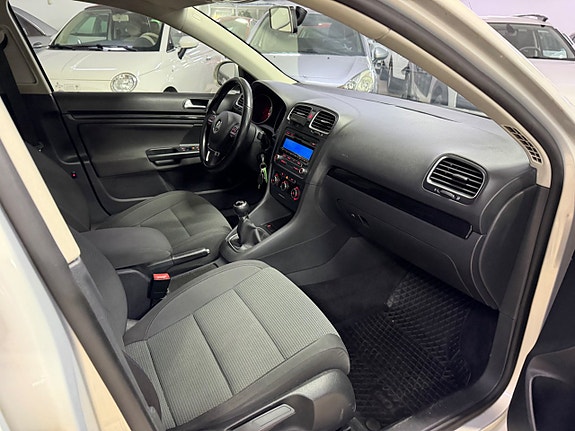 Volkswagen Golf VI 11 of 11