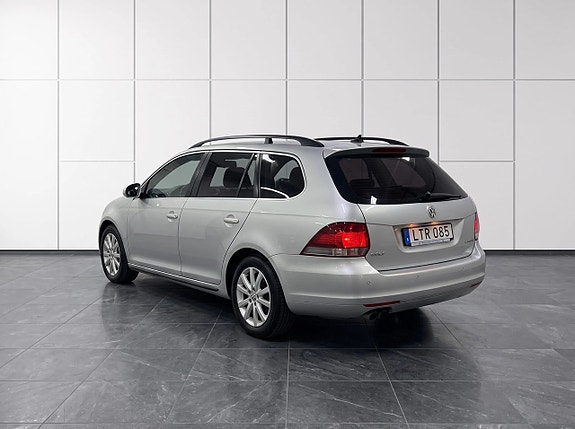 Volkswagen Golf VI 4 of 11