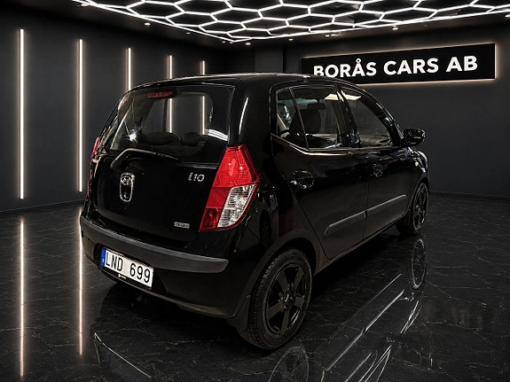 Hyundai i10 3 of 5