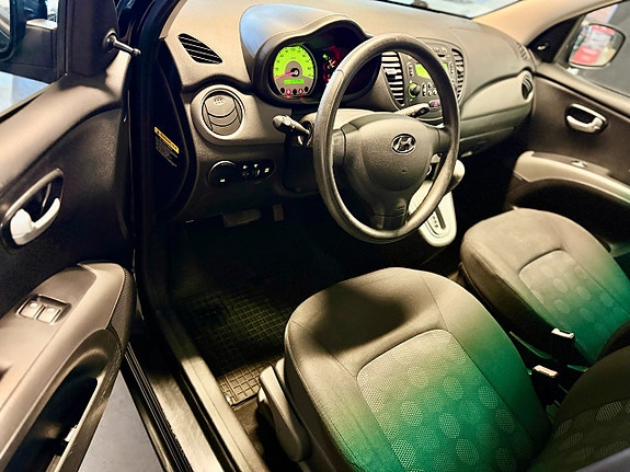 Hyundai i10 8 of 14
