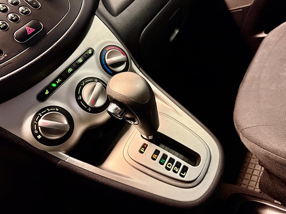 Hyundai i10 11 of 14