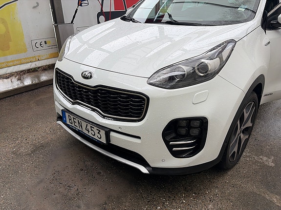 Kia Sportage 2 of 4
