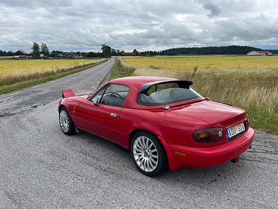 Mazda MX-5 3 of 5
