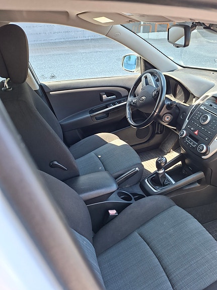 Kia Ceed 8 of 10