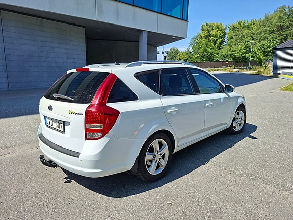 Kia Ceed 2 of 10