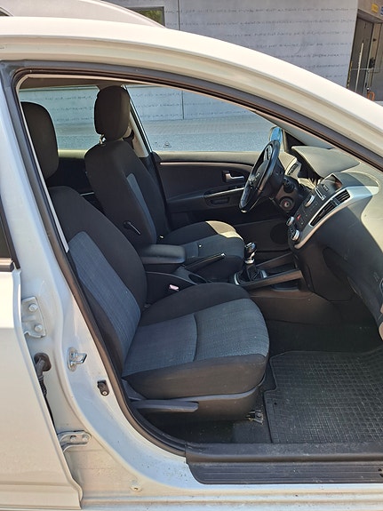 Kia Ceed 7 of 10