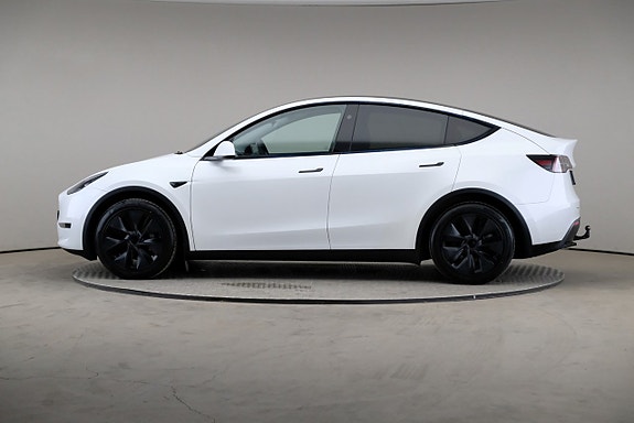 Tesla Model Y 4 of 27
