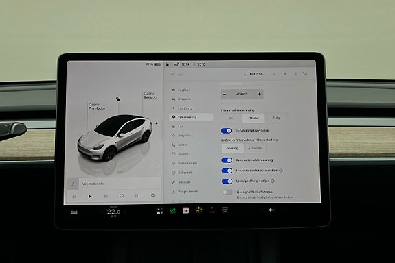 Tesla Model Y 25 of 27