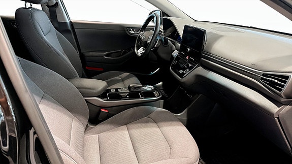 Hyundai IONIQ 3 of 5
