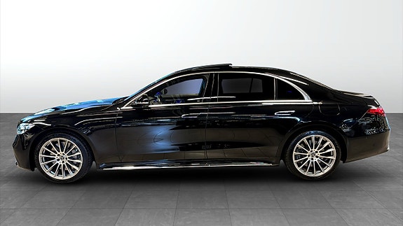 Mercedes-Benz S580 e 5 of 5
