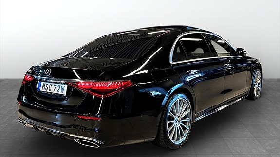 Mercedes-Benz S580 e 3 of 5