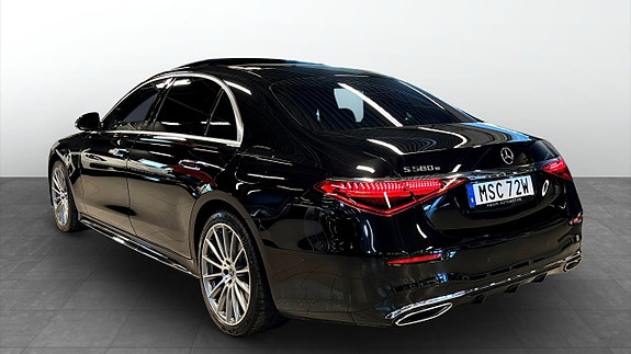 Mercedes-Benz S580 e 4 of 5