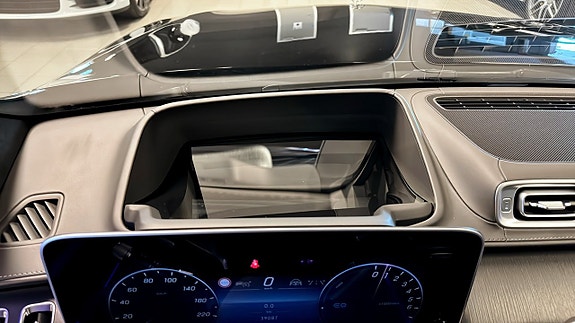 Mercedes-Benz S580 e 26 of 26
