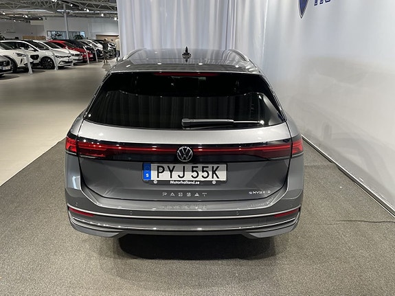 Volkswagen Passat 6 of 13