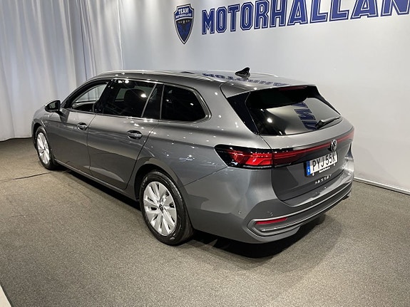 Volkswagen Passat 5 of 13