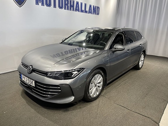 Volkswagen Passat 4 of 13