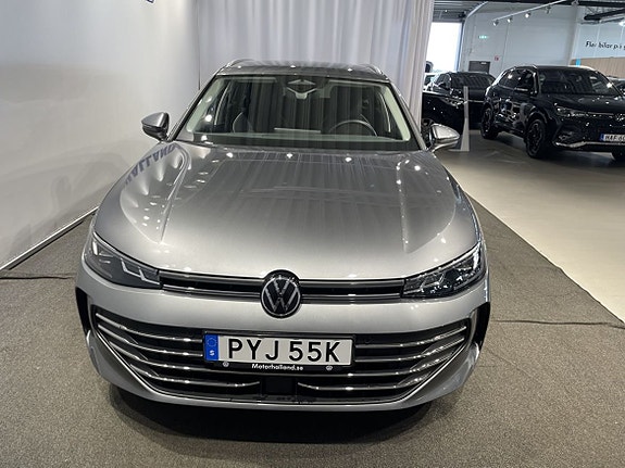 Volkswagen Passat 3 of 13