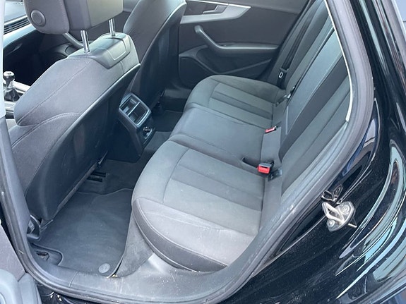 Audi A4 15 of 27