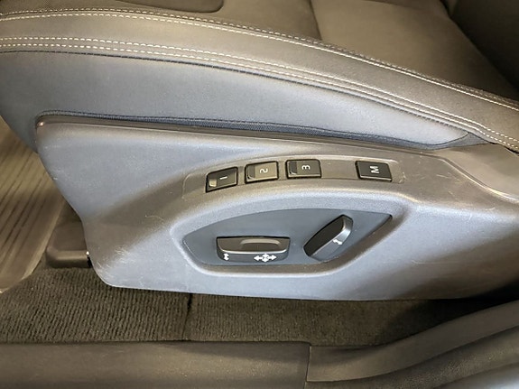 Volvo XC60 11 of 22