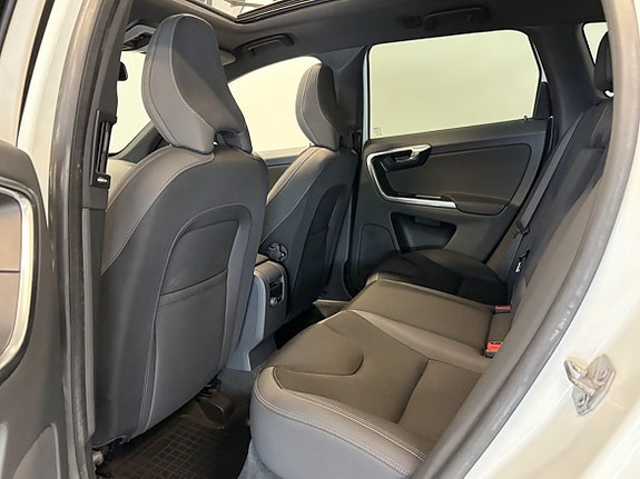 Volvo XC60 13 of 22