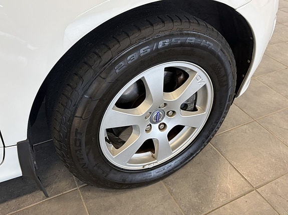Volvo XC60 3 of 22