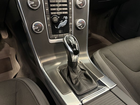 Volvo XC60 19 of 22