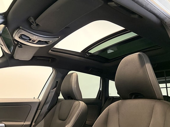 Volvo XC60 12 of 22
