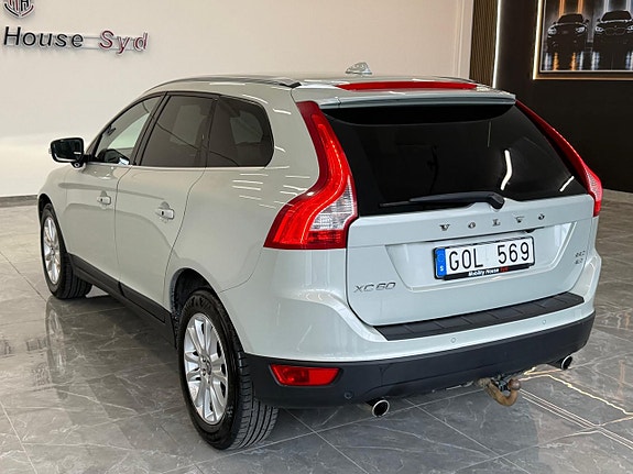 Volvo XC60 3 of 5