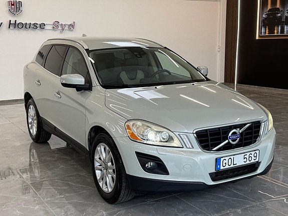 Volvo XC60 2 of 5