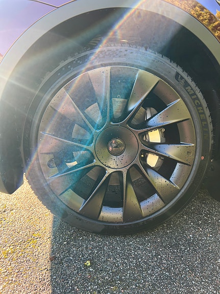 Tesla Model Y 13 of 13