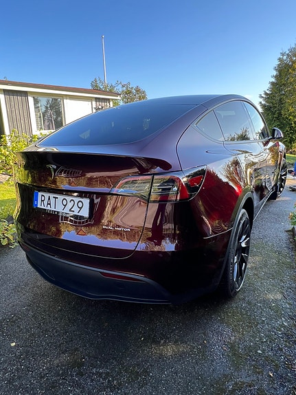 Tesla Model Y 5 of 5