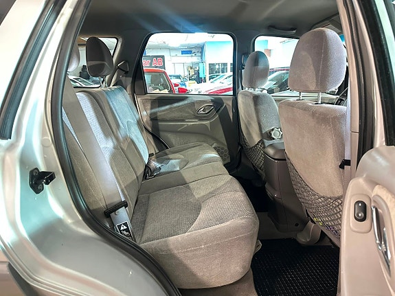 Mazda Tribute 12 of 15