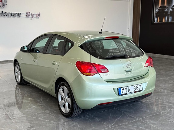 Opel Astra 5 of 5