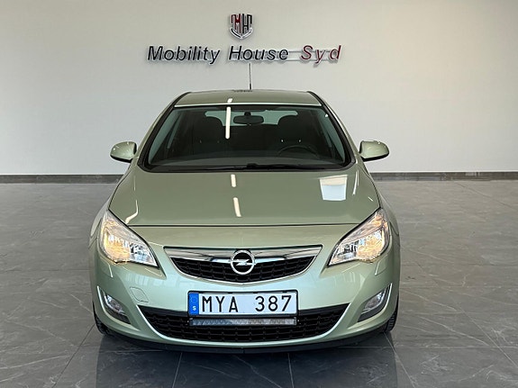 Opel Astra 6 of 18
