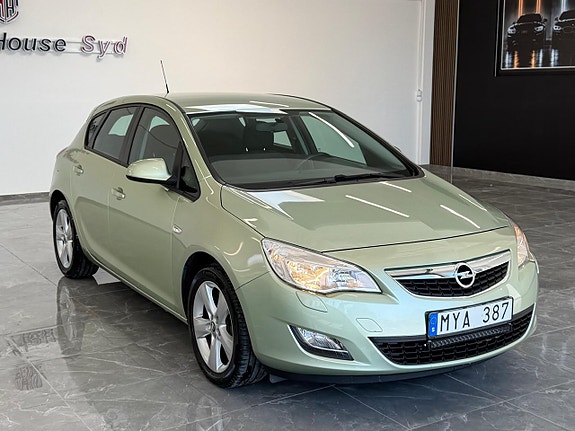 Opel Astra 4 of 5