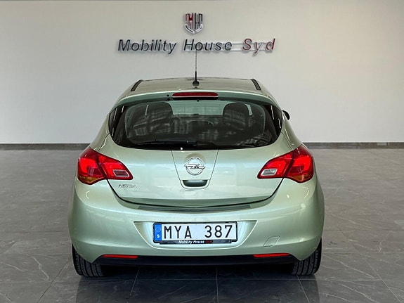 Opel Astra 7 of 18