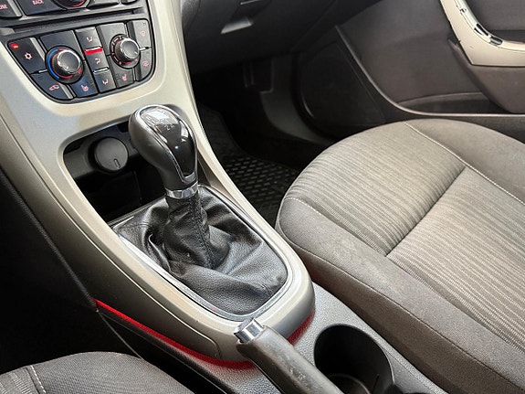 Opel Astra 14 of 18