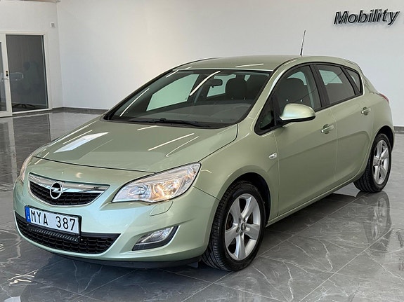 Opel Astra 2 of 5