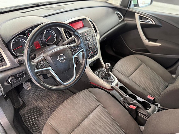 Opel Astra 9 of 18