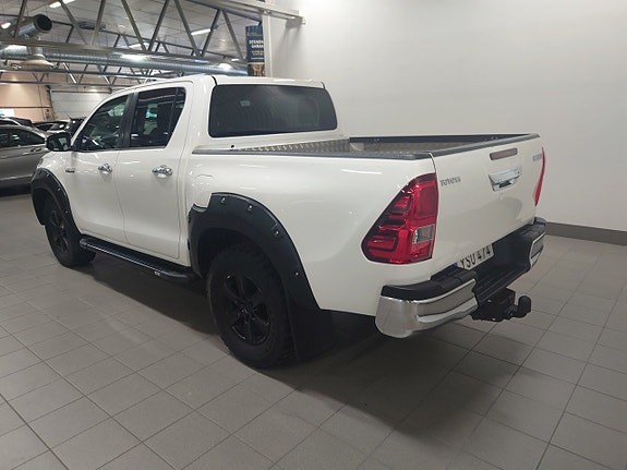 Toyota HiLux 4 of 5