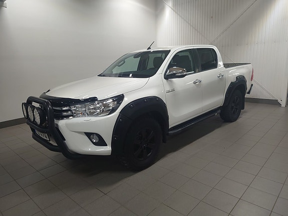 Toyota HiLux 2 of 5