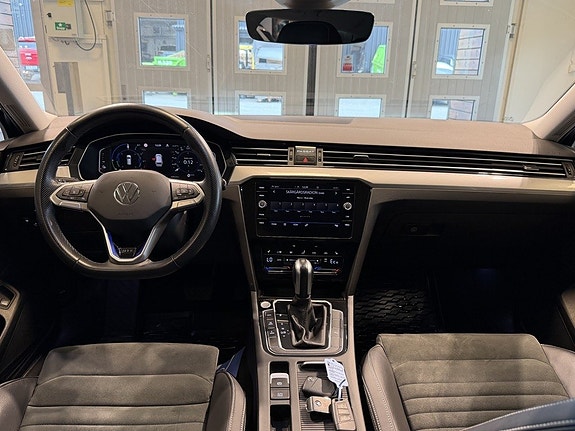 Volkswagen Passat 5 of 22