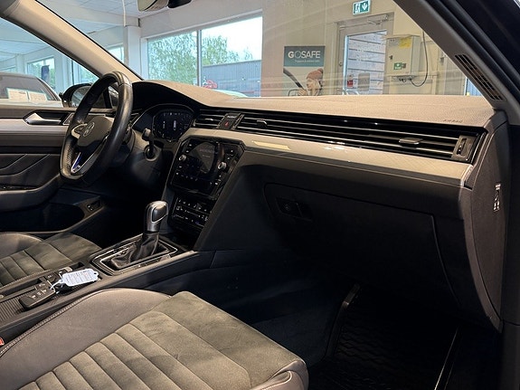 Volkswagen Passat 8 of 22