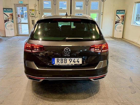 Volkswagen Passat 21 of 22