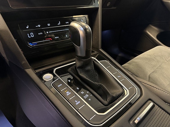 Volkswagen Passat 14 of 22