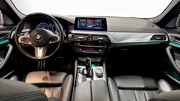 BMW 530i 4 of 5