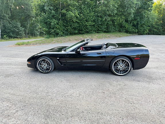 Chevrolet Corvette 2 of 6