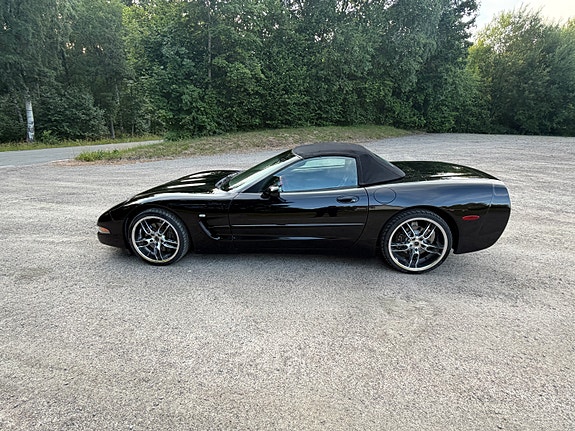 Chevrolet Corvette 5 of 6