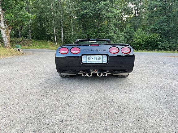 Chevrolet Corvette 3 of 6