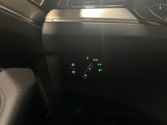 Volkswagen Passat 18 of 26